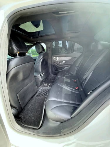 $26,800 Mercedes C300 AMG ស្លាកលេខខ្ពស់