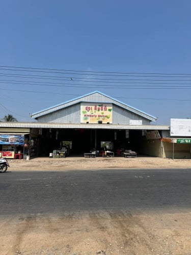 ដីលក់មានផ្សារនិងចំណូលស្រាប់រាល់ខែទំហំ  36m x 70m