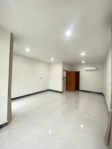 អាគារពាណិជ្ជកម្មលក់490000$ ចរចា,ឫដាក់ជួល5500$ចចារ
