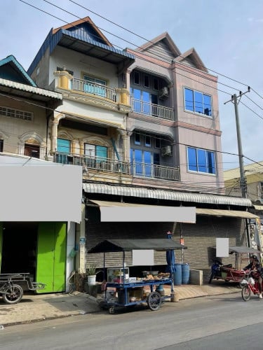 ផ្ទះជួលមាន5បន្ទប់គេង7បន្ទប់ទឹក,សម្ភារៈគ្រប់ គ្រែពូក,ជួល1800$/ខែ ចរចា