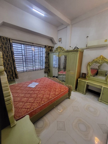 ផ្ទះជួលមាន5បន្ទប់គេង7បន្ទប់ទឹក,សម្ភារៈគ្រប់ គ្រែពូក,ជួល1800$/ខែ ចរចា