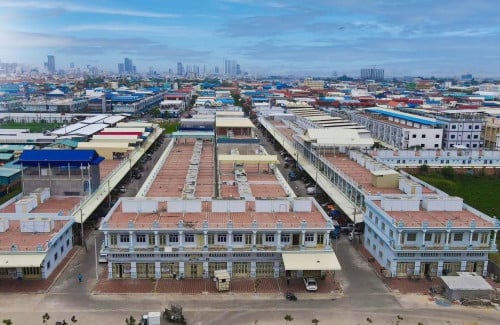 #ផ្ទះលក់បន្ទាន់ #បុរីលឹមឈាងហាក់ លើផ្លូវមេធំ ចុះពីផ្លូវជាតិលេខ០៤ 70ម៉ែត