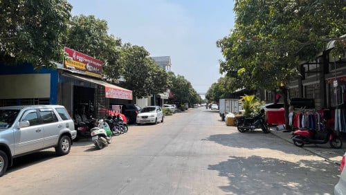 #ផ្ទះលក់បន្ទាន់ #បុរីលឹមឈាងហាក់ លើផ្លូវមេធំ ចុះពីផ្លូវជាតិលេខ០៤ 70ម៉ែត