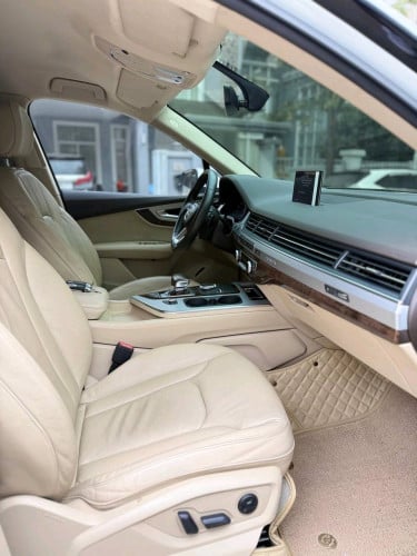 វើតៗ Audi Q7 2017 $31,900