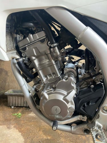 ម៉ូតូលក់ CRF 250cc មានពន្ធ មានកាតគ្រីត្រឹមត្រូវ លក់តម្លៃ 3150$ ចរចា