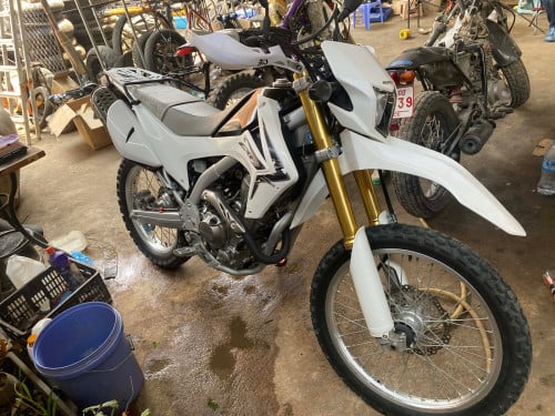 ម៉ូតូលក់ CRF 250cc មានពន្ធ មានកាតគ្រីត្រឹមត្រូវ លក់តម្លៃ 3150$ ចរចា