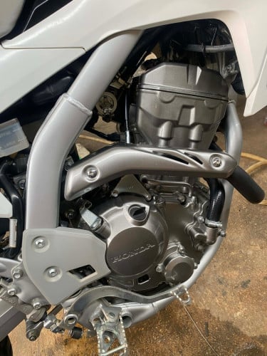 ម៉ូតូលក់ CRF 250cc មានពន្ធ មានកាតគ្រីត្រឹមត្រូវ លក់តម្លៃ 3150$ ចរចា