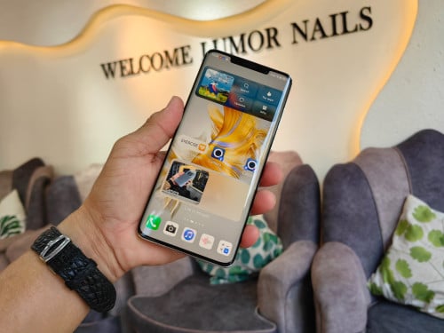 #HUAWEI  Mate 50 Pro 🍁  🍁 ក្រុមហ៊ុនស៊ីម 2 🍁 85% 🍁 🍁 8GB ram + 256GB rom  .🍁 🍁  195$  🍁