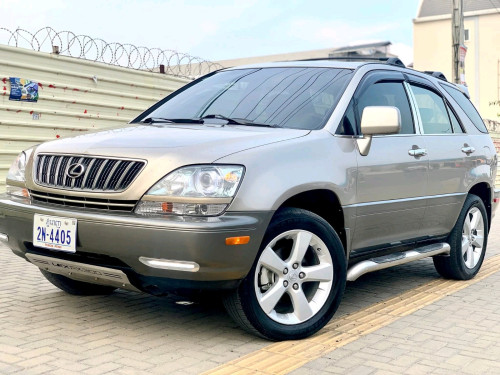លក់Lexus RX300 ឆ្នាំ2002ប៉ុង2 ឡានថ្មីម្ចាស់ដើមទី១✅ធានាឡានអត់បុកអត់ប៉ះ អត់ច្រេះ ទឹកថ្នាំសុិន80%