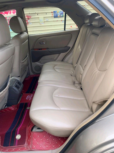 លក់Lexus RX300 ឆ្នាំ2002ប៉ុង2 ឡានថ្មីម្ចាស់ដើមទី១✅ធានាឡានអត់បុកអត់ប៉ះ អត់ច្រេះ ទឹកថ្នាំសុិន80%