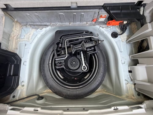 លក់​ Prius ឆ្នាំ០១០​ អប់សិន៥​ តំលៃ16900$ ចរចារ