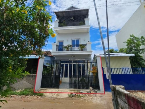 🏦House Available for Urgent Sale at a Special Price (Negotiable).