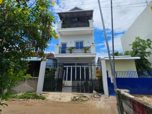 🏦House Available for Urgent Sale at a Special Price (Negotiable).