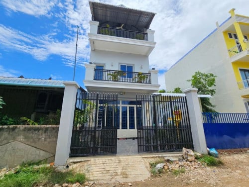 🏦House Available for Urgent Sale at a Special Price (Negotiable).