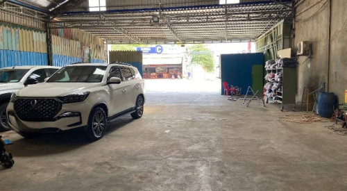 🔰ឃ្លាំងអាជីវកម្មជួលលើផ្លូវធំ។