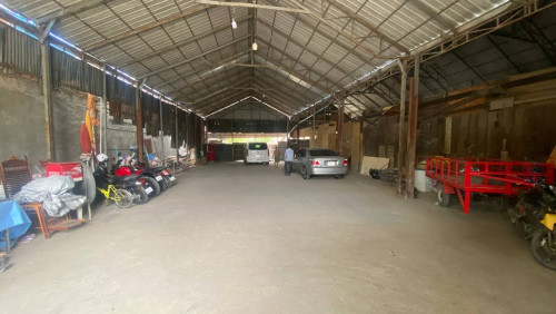 🔰ឃ្លាំងអាជីវកម្មជួលលើផ្លូវធំ ក្រុងតាខ្មៅ។