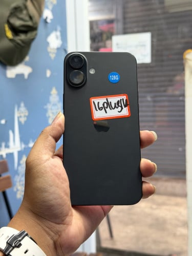16 plus 128g Lla battery 100%