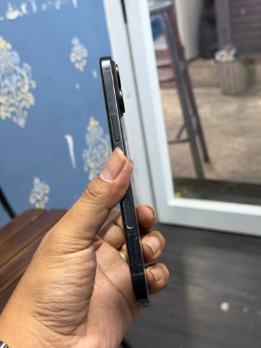 16 plus 128g Lla use sim 97%