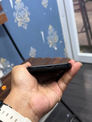16 plus 128g Lla use sim 97%