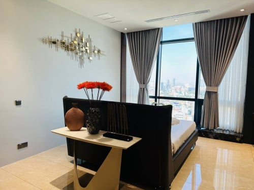 5 Bed Sky-Villa for rent - Tonle Basak Near Aeon 1