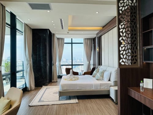 5 Bed Sky-Villa for rent - Tonle Basak Near Aeon 1