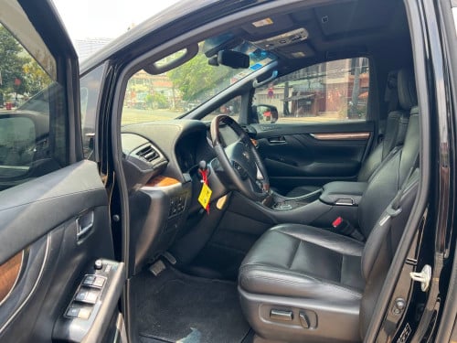 Alphard 017​  V6 (បង់រំលស់100%)