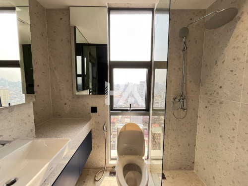 BKK-1 Condo Time Square 306 for Sale