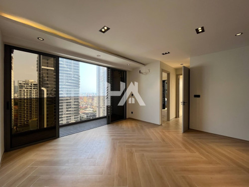 BKK-1 Condo Time Square 306 for Sale