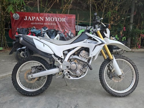 CRF250L ទើបមកដល់ពីប្រទេសជប៉ុនមកឃ្លាំងយើងខ្ញុំ