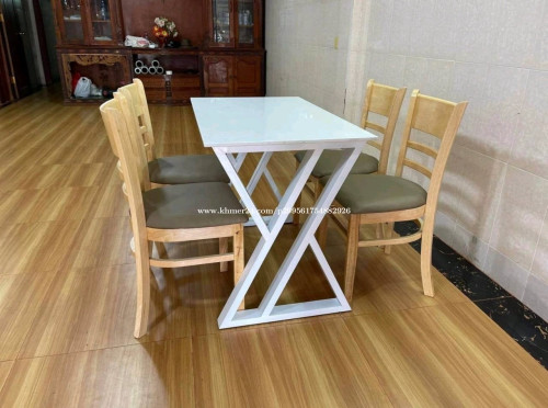 Dining set with four chairs available for sell