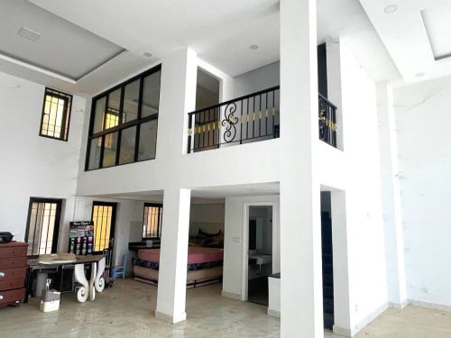 ផ្ទះ2ល្វែងលក់នៅក្នុងបុរី OCIC
