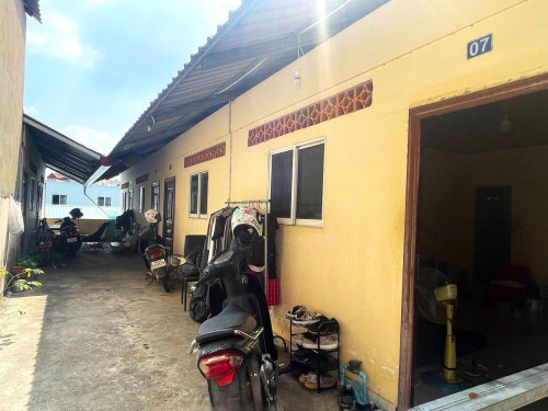 ផ្ទះលក់បន្ទាន់នៅស្ទឹងមានជ័យ ( មានចំណូល )