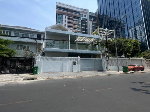 House office for sale in Doun Penh