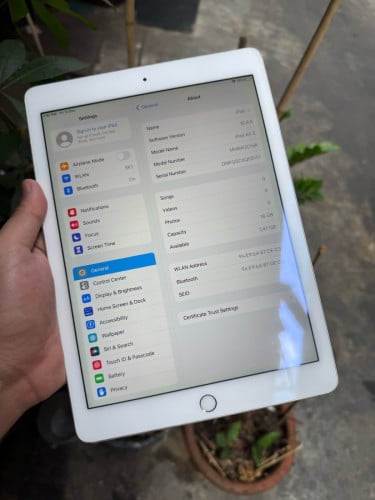 iPad Air 2 16Gb មានតែ Wifi No sim card 50$