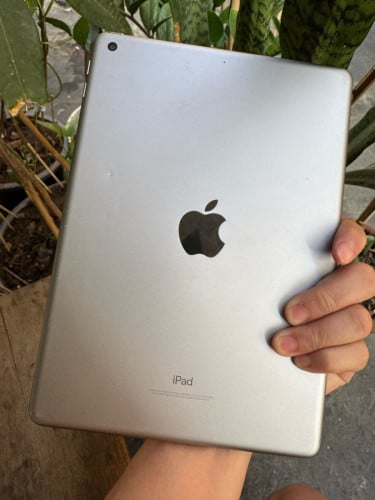 iPad Air 2 16Gb មានតែ Wifi No sim card 50$