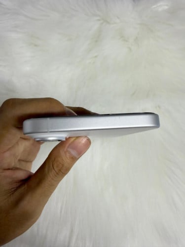 iPhone 16 Plus 128G ពណ៌ ស សាកថ្ម5ដងដូចថ្មី ថ្ម100%🔋lock simប្រើបានសុីម2សេវាដើរស្មូតល្អគ្រប់ប្រពន្ធ័