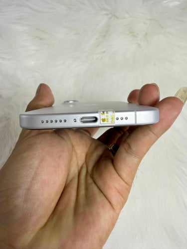 iPhone 16 Plus 128G ពណ៌ ស សាកថ្ម5ដងដូចថ្មី ថ្ម100%🔋lock simប្រើបានសុីម2សេវាដើរស្មូតល្អគ្រប់ប្រពន្ធ័