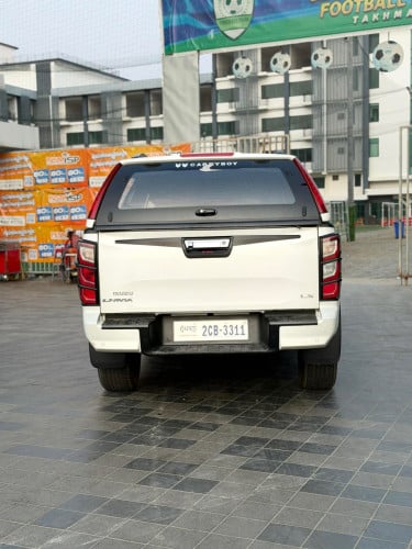 Isuzu D-max year 2025