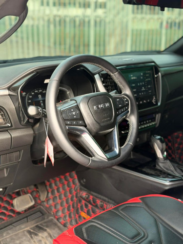 Isuzu D-max year 2025