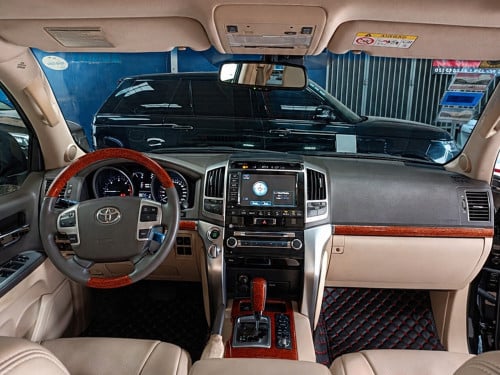 Land Crusier 2013 VIP