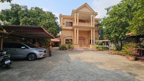 ដីនឹងផ្ទះលក់ នៅសែនសុខ
