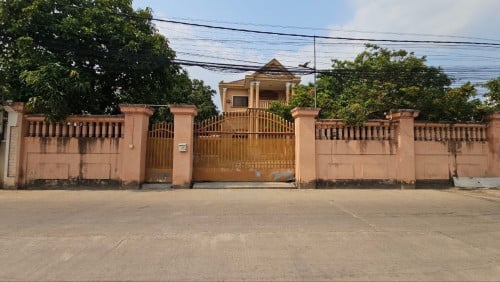 ដីនឹងផ្ទះលក់ នៅសែនសុខ