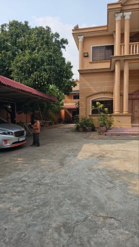 ដីនឹងផ្ទះលក់ នៅសែនសុខ