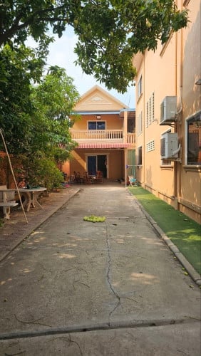 ដីនឹងផ្ទះលក់ នៅសែនសុខ