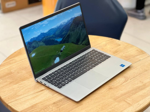 Laptop Dell 15 DC15250
