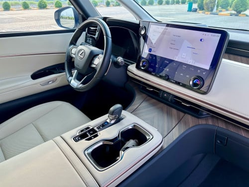 Lexus LM350h 2024 Spec Europe Full Option