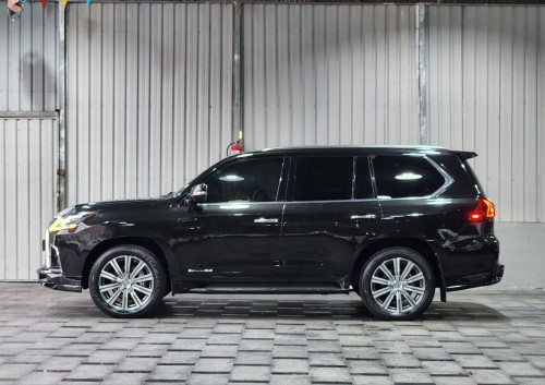 LEXUS LX570 2016 Full Option (ទូរទឹកកក)