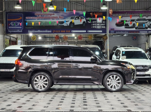 LEXUS LX570 2016 Full Option (ទូរទឹកកក)