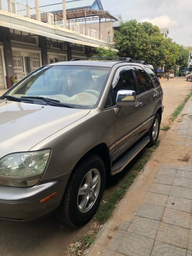 Lexus RX 300 2002 ប៉ុង1 ពណ៏ទឹកមាសថ្មីអស់ទាស់
