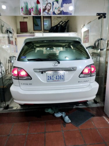 Lexus Rx 300 full Option p 2